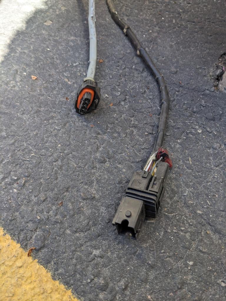 PORSCHE 99611102773 MUFFLER EXHAUST ASSEMBLY FOR 01-05 PORSCHE 911 996 USED B2