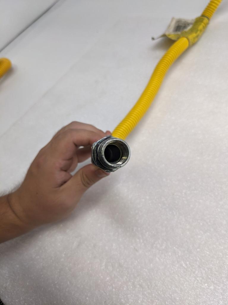 BRASSCRAFT CSSC44-24 PROCOAT SS 24" GAS CONNECTOR 1/2" ID/MIP 5/8" OD NEW R22T2