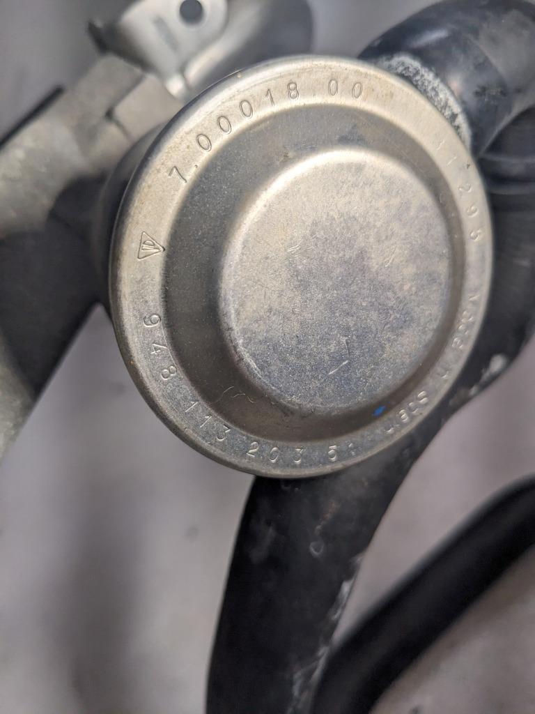 PORSCHE CAYENNE 4.5L VALVE HOUSING WITH PIPES MOUNTED 9481061514R USED R25