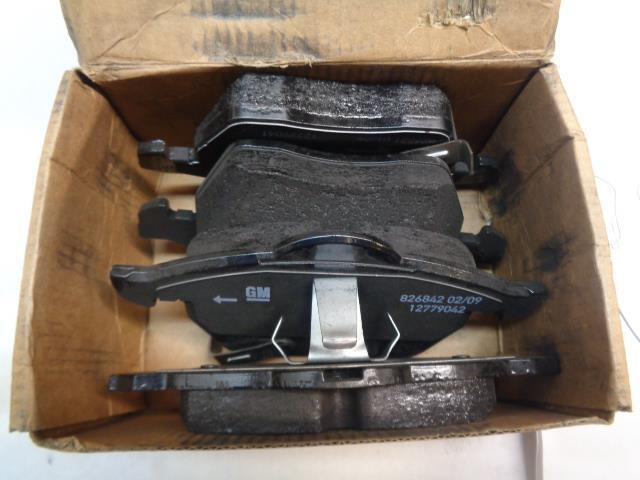 NEW SAAB 93192749 FRONT BRAKE PADS 9-5 99-05', 9-3 99-02' R5TA