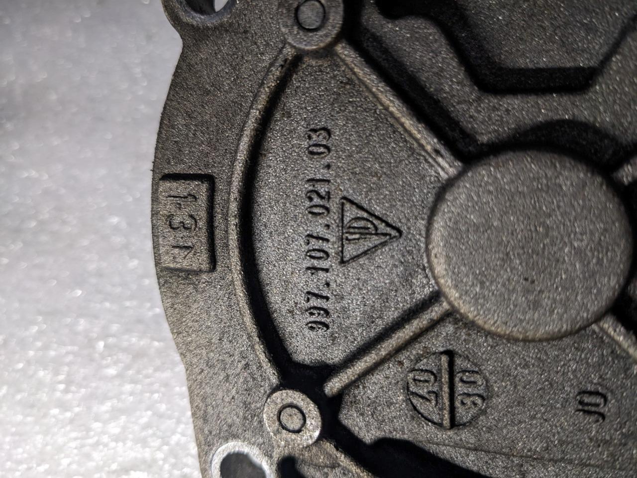 PORSCHE 911/996 SECONDARY OIL PUMP 99710702103 USED 996B.G.L.