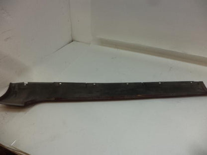 USED GENUINE PORSCHE ROCKER PANEL 928 559 086 02 PASSENGER SIDE BURGUNDY R20