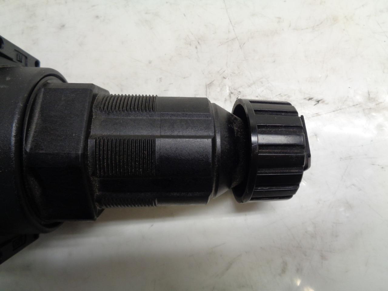 NEW MASTER PNEUMATIC FILTER/REGULATOR (NO GAUGE) CFDR100-4 R6TD