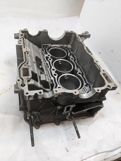 PORSCHE 911/996 RIGHT SIDE ENGINE BLOCK 9961011460R USED B2