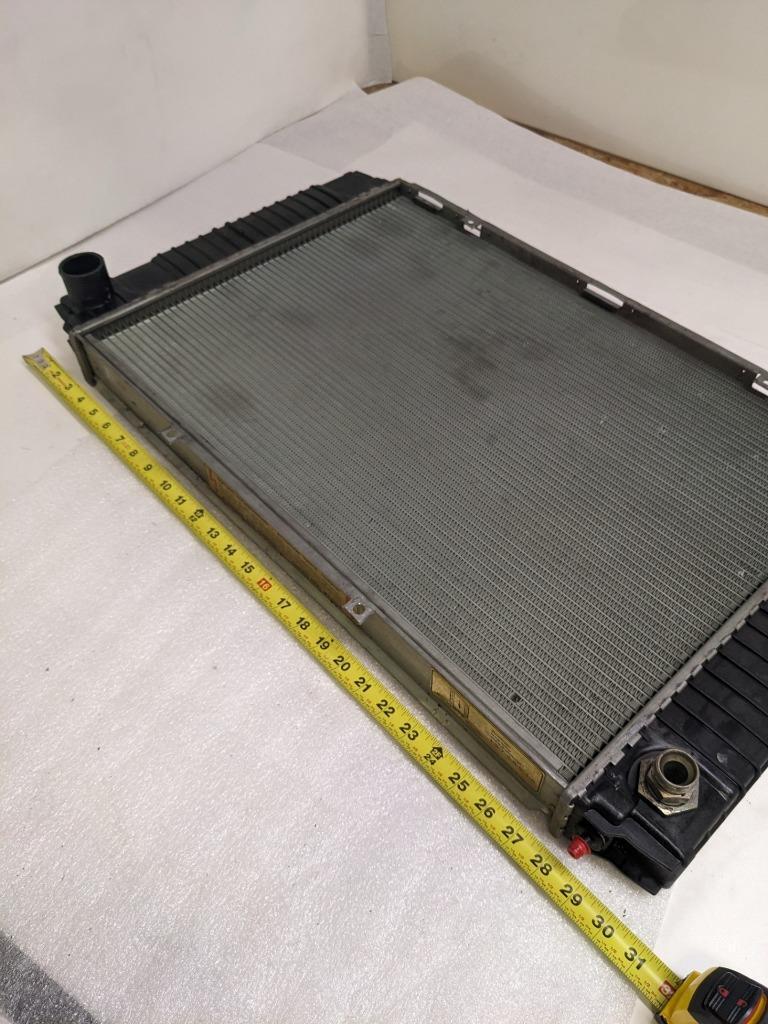 LEAKY PORSCHE 92810604401 RADIATOR FOR 87-91 PORSCHE 928 MANUAL TRANS USED R25