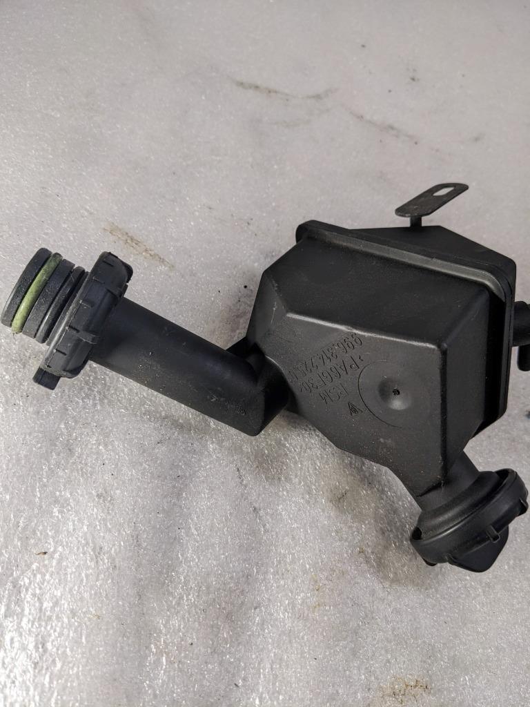 PORSCHE 911/996 POWER STEERING FLUID RESERVOIR TANK USED 996B.G.L.