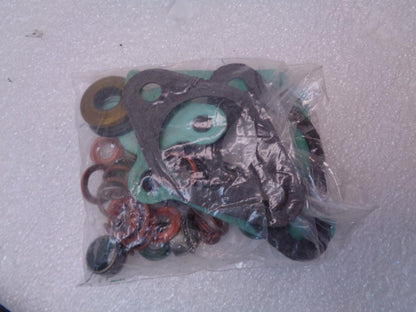 NEW HEAD SET KIT (DOES NOT HAVE HEAD GASKET) FOR LAND ROVER BHS.051 R15