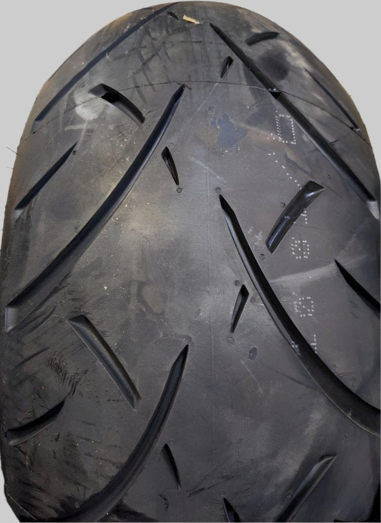 METZELER ME888 MARATHON ULTRA  BSW 240 40 18 79V REAR MOTORCYCLE TIRE 2704100