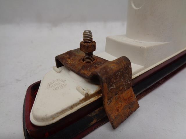 USED PORSCHE RIGHT REAR SIDE MARKER LENS ONLY 944 631 426 00 R25T4