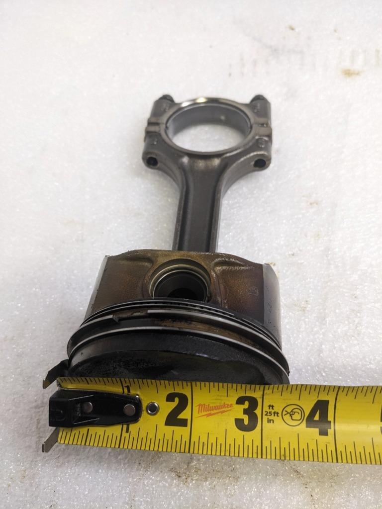 PORSCHE 996/911 CONNECTING PISTON RODS 9961031028R #4 USED 996BGL2T2