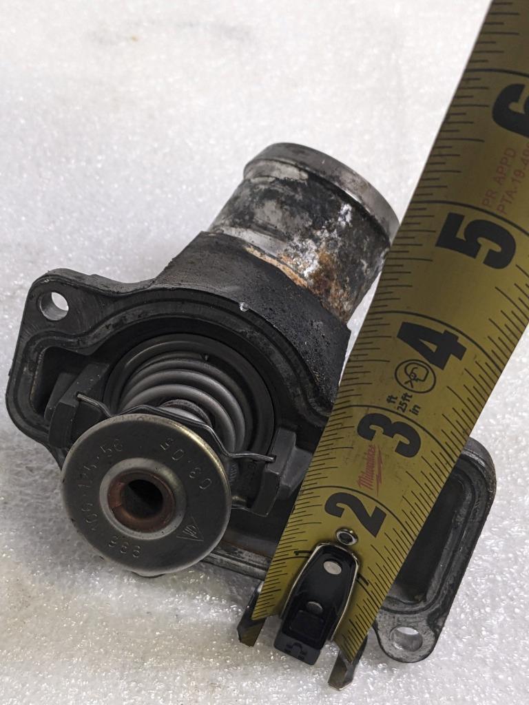 PORSCHE BOXSTER 997/986/911 HOUSING THERMOSTAT 99610612157 USED 996BGL2T2