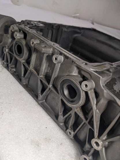 PORSCHE MACAN OIL-CONDUCTING HOUSING 94610705131 USED/GENUINE R25