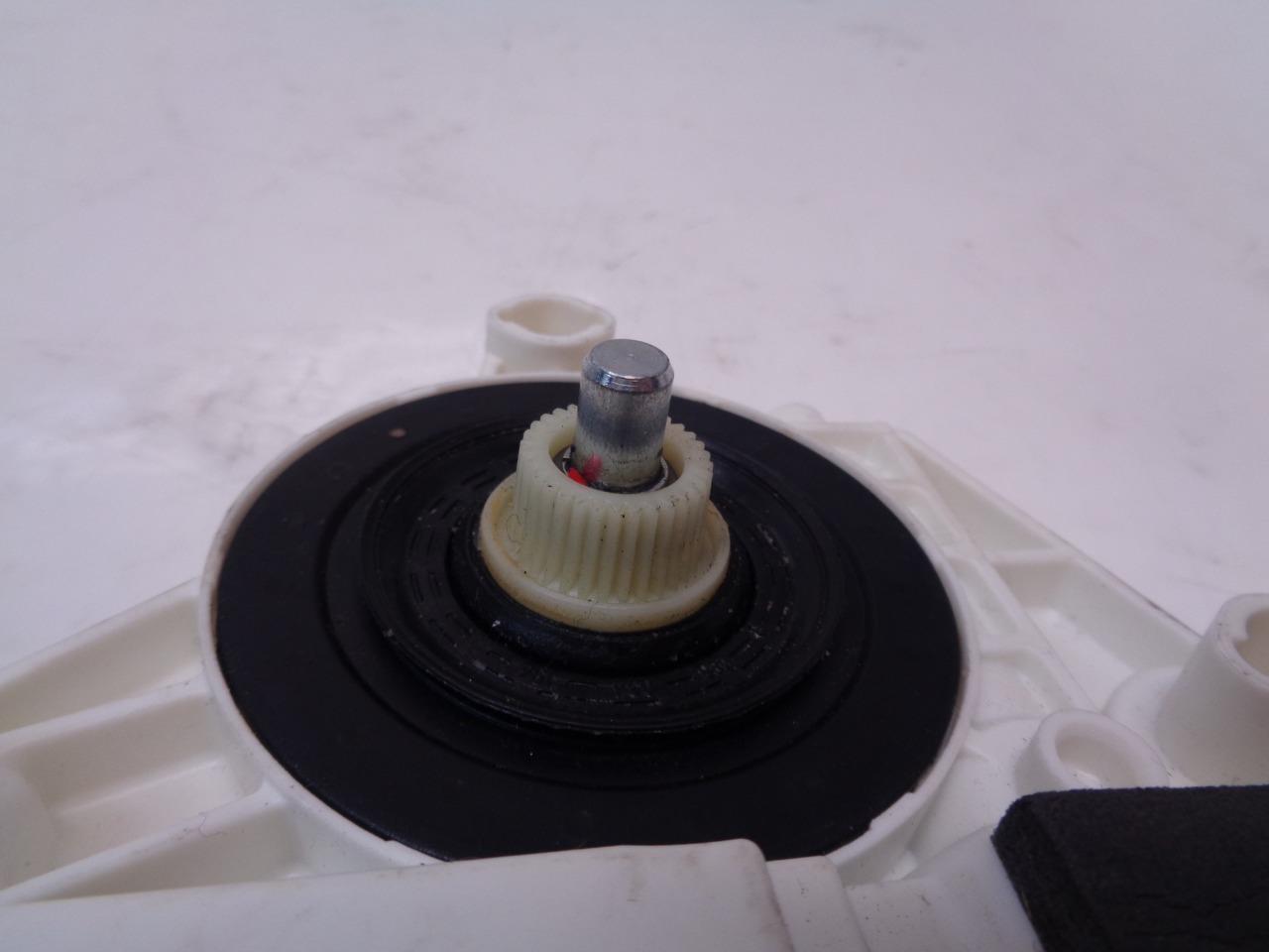 GENUINE PORSCHE WINDOW MOTOR W/CONTROL MODULE 997 624 182 03 R21T4