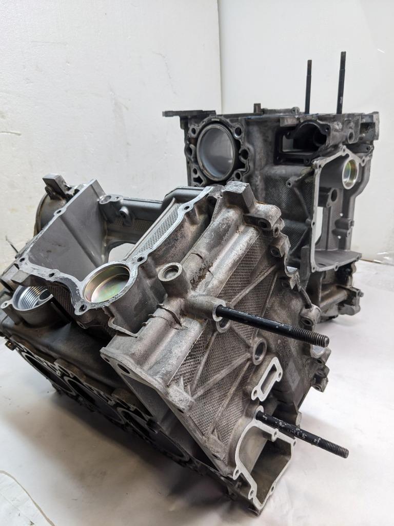PORSCHE 911/996 3.4L RIGHT AND LEFT SIDE ENGINE BLOCK 9961011510R USED 996BGL2