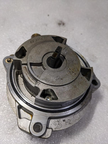 PORSCHE BOXSTER/CAYMAN ENGINE TANDEM VANE TYPE PUMP 99710702202 USED 996B.G.L.