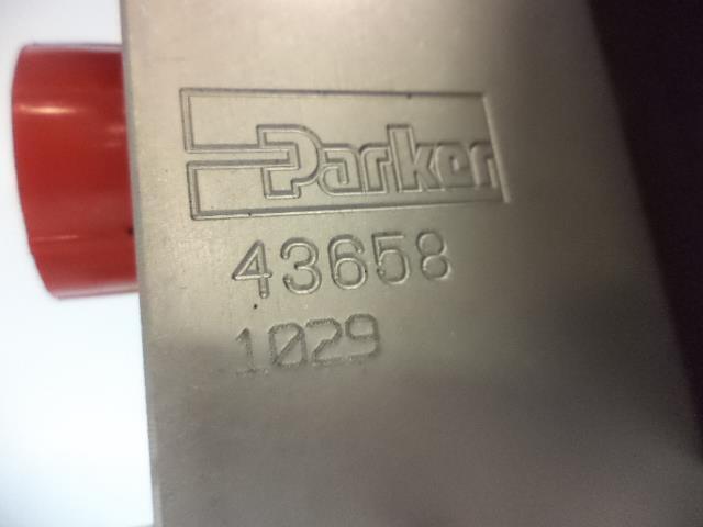 NEW PARKER D1VW008ENJPS4 HYDRAULIC DIRECTIONAL VALVE MANIFOLD R34T1