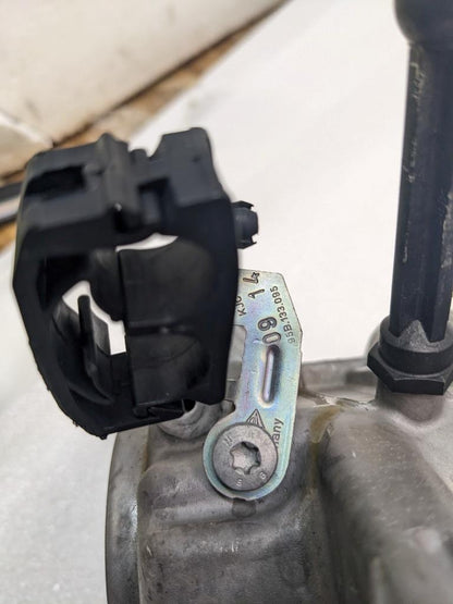 PORSCHE CAYENNE 15-18 RIGHT ENGINE VALVE CYLINDER HEAD COVER 94610513545 R24