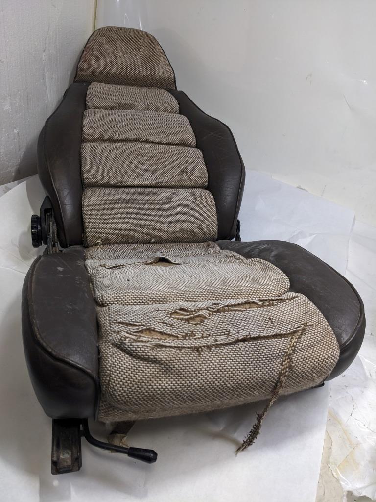 PORSCHE 1981 998 BROWN RECLINING MANUAL SEAT FOR PORSCHE (RIGHT) USED B2