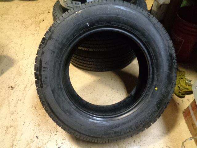 1 UNIROYAL LAREDO CROSS COUNTRY TOUR P 235 65 17 103T SL TIRE 40065 BQ1