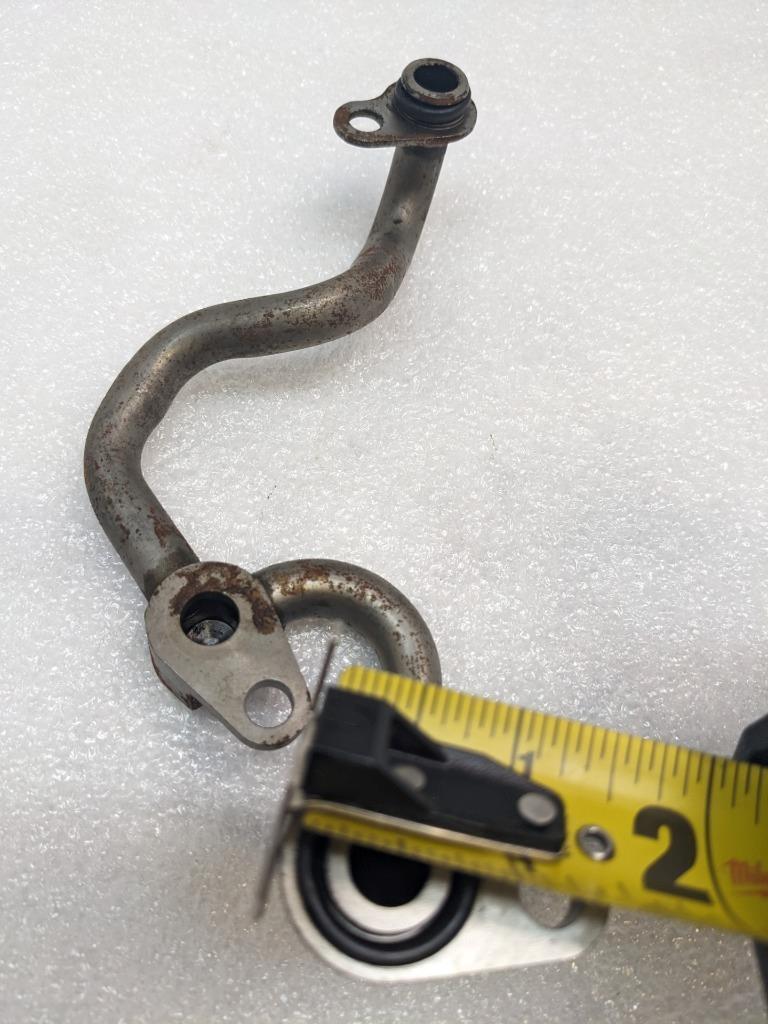 PORSCHE MACAN 15-18 ENGINE OIL LINE PIPE  94610703331 USED R21SPB