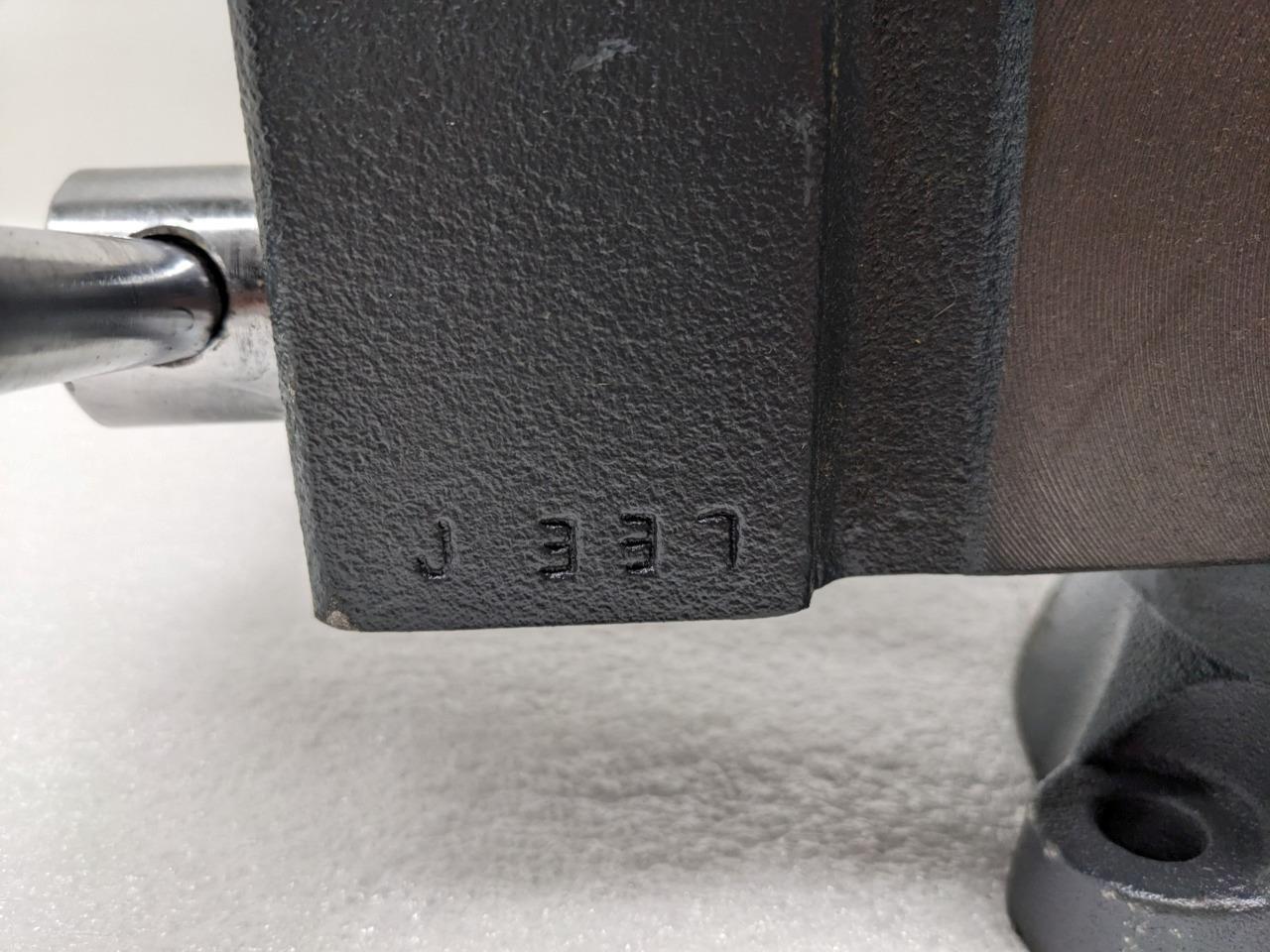 WILTON 913210-1 VISE 8" JAW  8" MAX OPENING 4" THROAT WITH SWIVEL BASE NEW J2