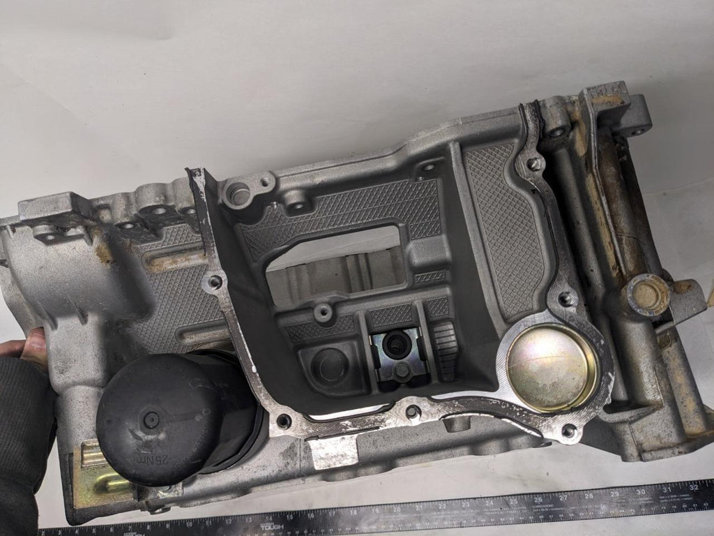 PORSCHE RIGHT/LEFT BARE ENGINE CASE FOR 97-04 BOXSTER 2.7L USED 996BGL2