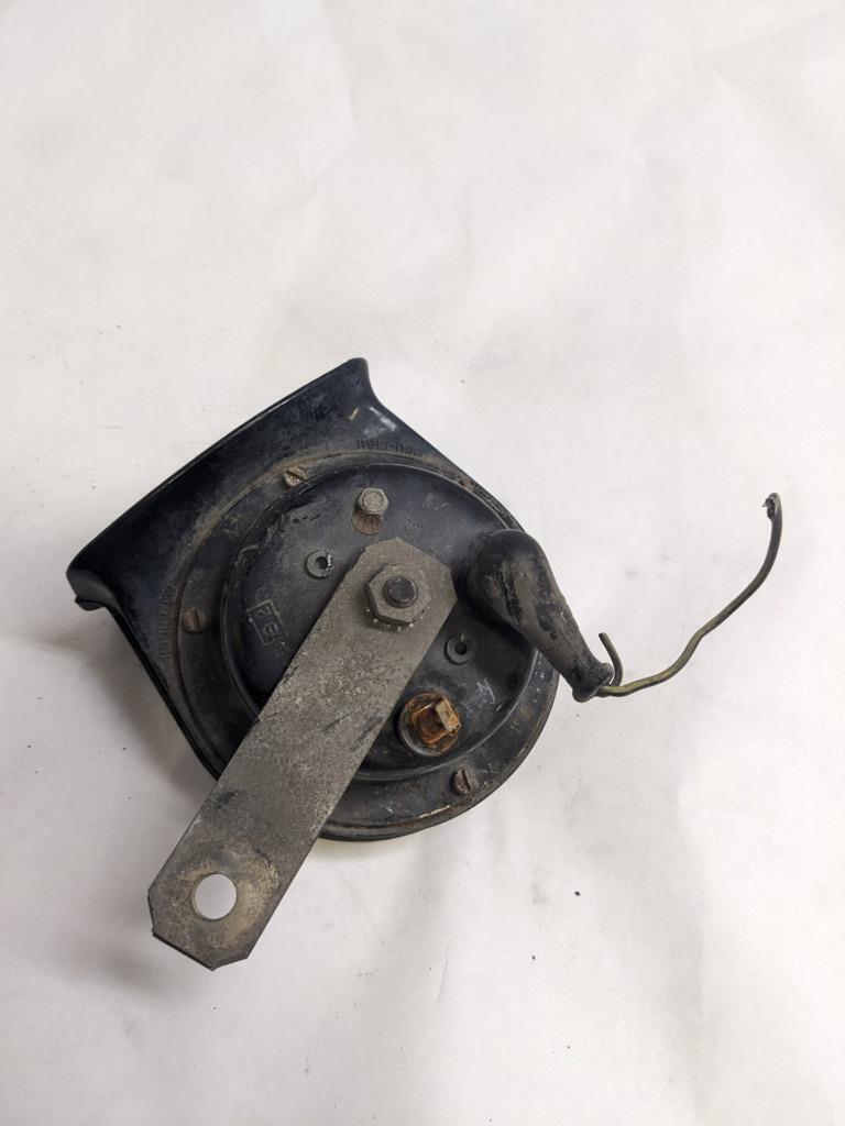 PORSCHE 84-91 944 LOW PITCH TONE ELECTRIC HORN SIREN MIXO TR129 #2 USED R21T2