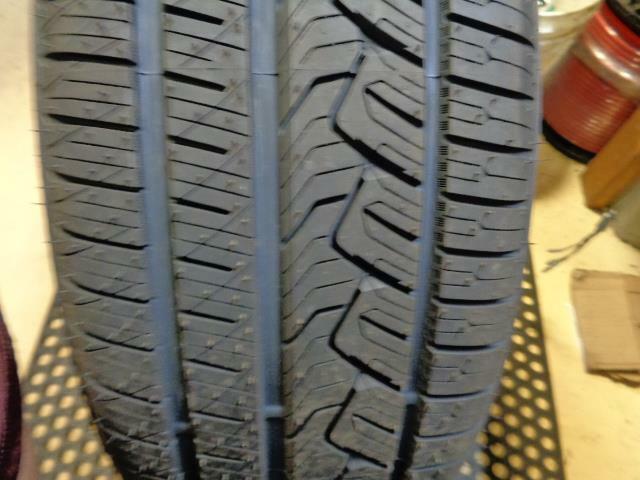 1 NEW NITTO NT421Q 235 55 20 105W TIRES 210890