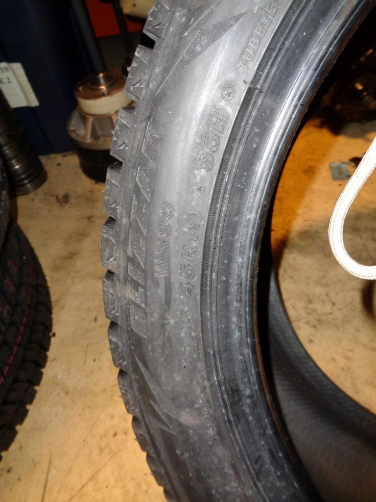 2 BRIDGESTONE BLIZZAK WS90 P 245 45 19 98H SL TIRES 011539