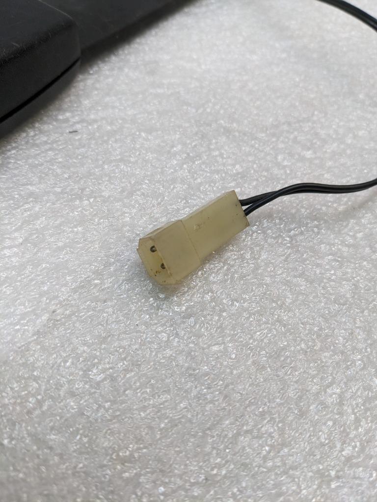 PORSCHE 92880318306 LEFT SEAT BELT BUCKLE FOR 1974-1985 PORSCHE 928 USED R25T7