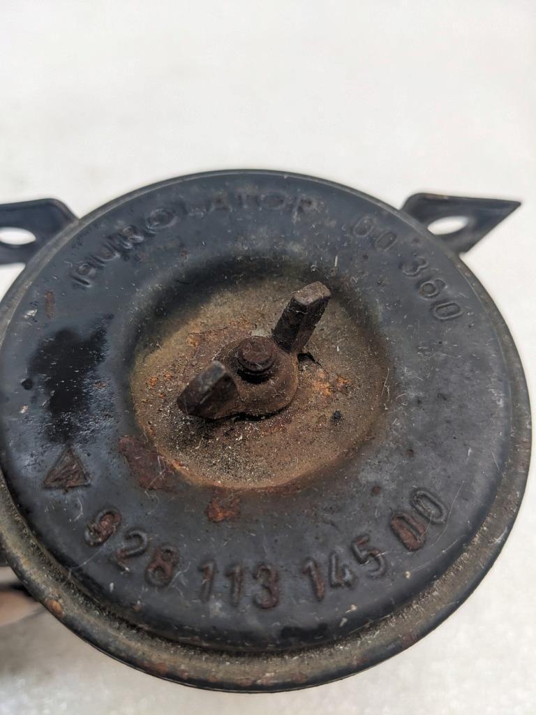 1978-1986 PORSCHE 928 SMOG AIR PUMP FILTER HOUSING 92811314500 USED R20t5