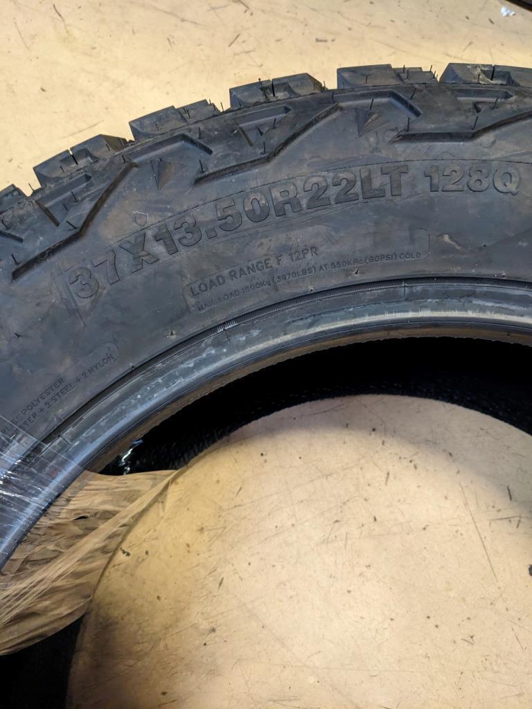 VENOM POWER TERRA HUNTER XT LT 37 13.50 22 128Q LRF 12PLY TIRE TVPXT23 CQ3