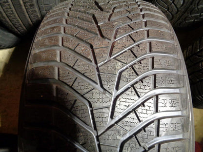 YOKOHAMA BLUEARTH WINTER V905 P 295 35 21 107V XL TIRE 90664 BQ3