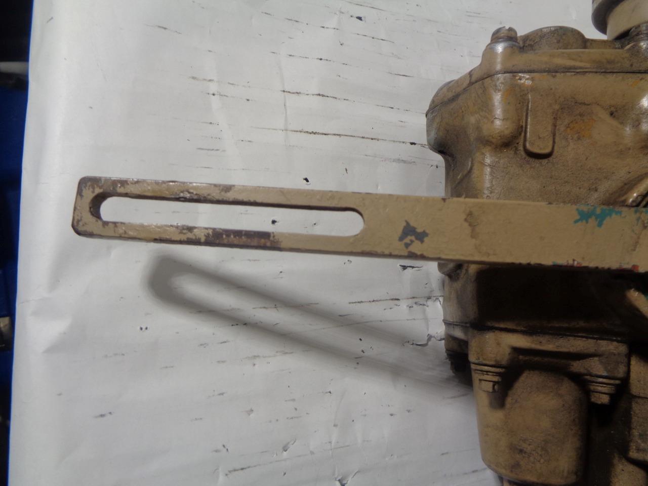 CUMMINS AFC INJECTION PUMP WITH CUMMINS FUEL PUMP DAMPER COVER 153338 USED R13