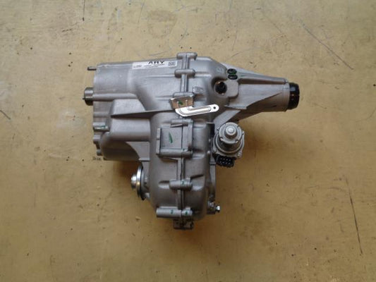 1 GENUINE GM TRANSFER CASE FOR CHEVY SILVERADO SIERRA 6.6L 84218302 K1