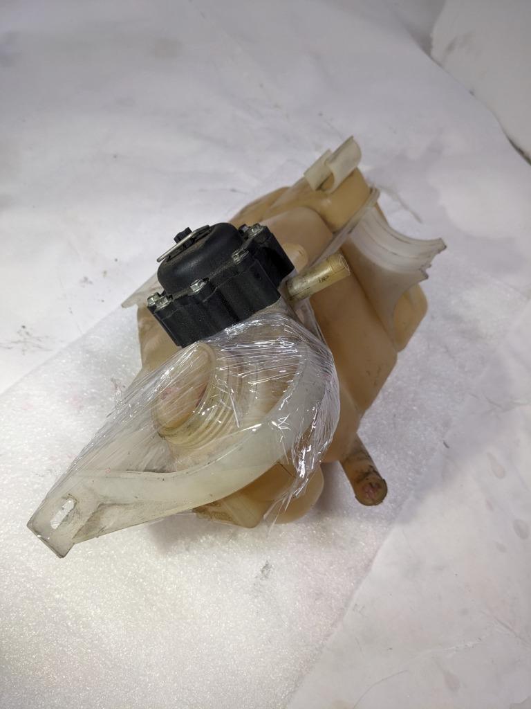 PORSCHE 996 COOLANT RESERVOIR 1999-2000 PORSCHE 99610604756 USED 996BGL
