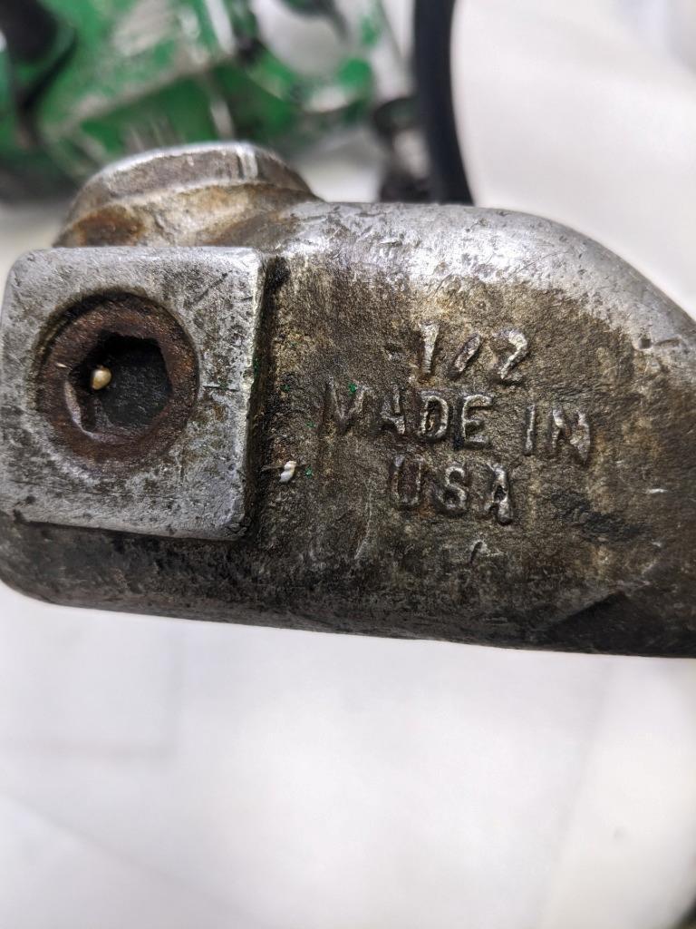 CLECO PNEUMATIC AIR IMPACT WRENCH 1-1/2'' SQUARE DRIVE 1201-3002 FT/LB USED R22