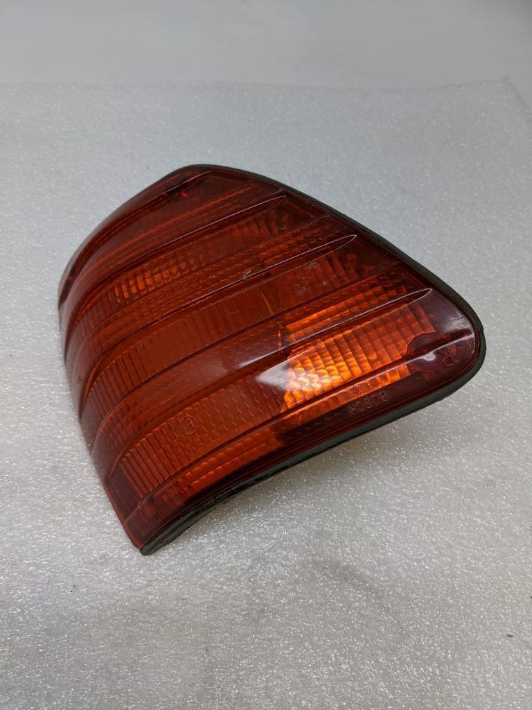 BOSCH 1305233002 RIGHT TAIL LIGHT ASSEMBLY FOR MERCEDES W116 450 USED R21