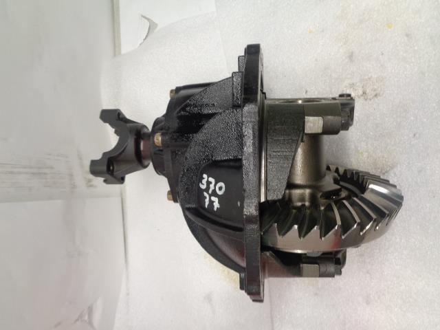 FORD 9 INCH DIFFERENTIAL 3.70 RATIO WITH CURRIE 94026 AND STRANGE U1603 YOKE R10