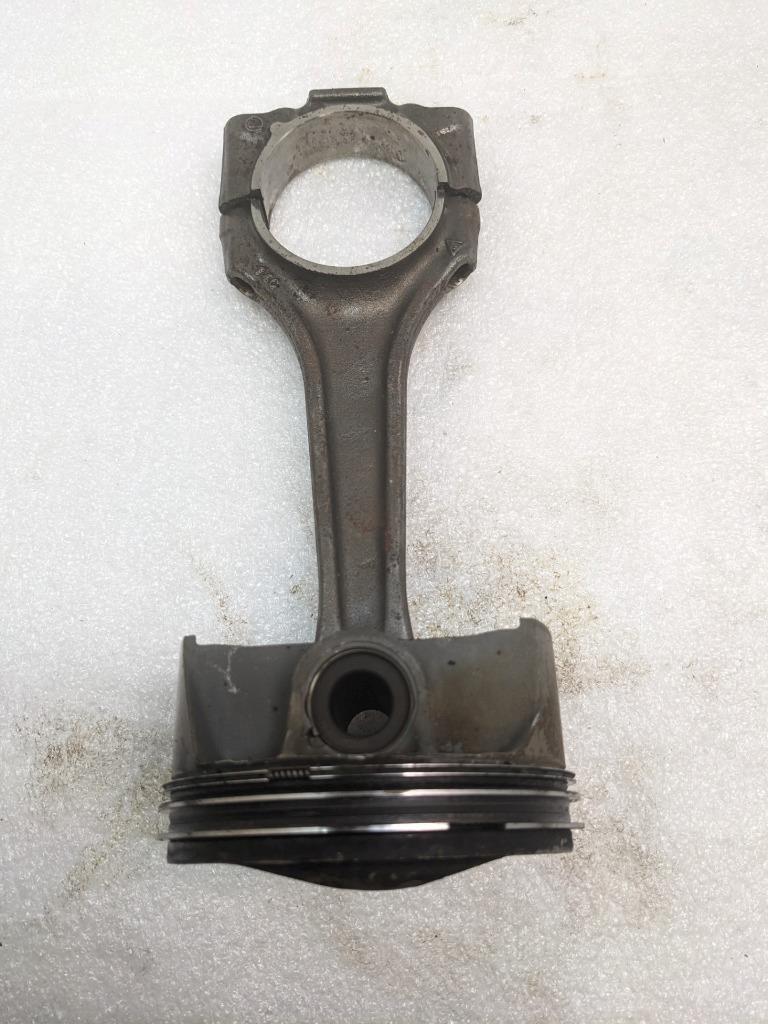 PORSCHE CAYENNE PISTON CONNECTING ROD #4 (CRACKED) 9461191R USED R24