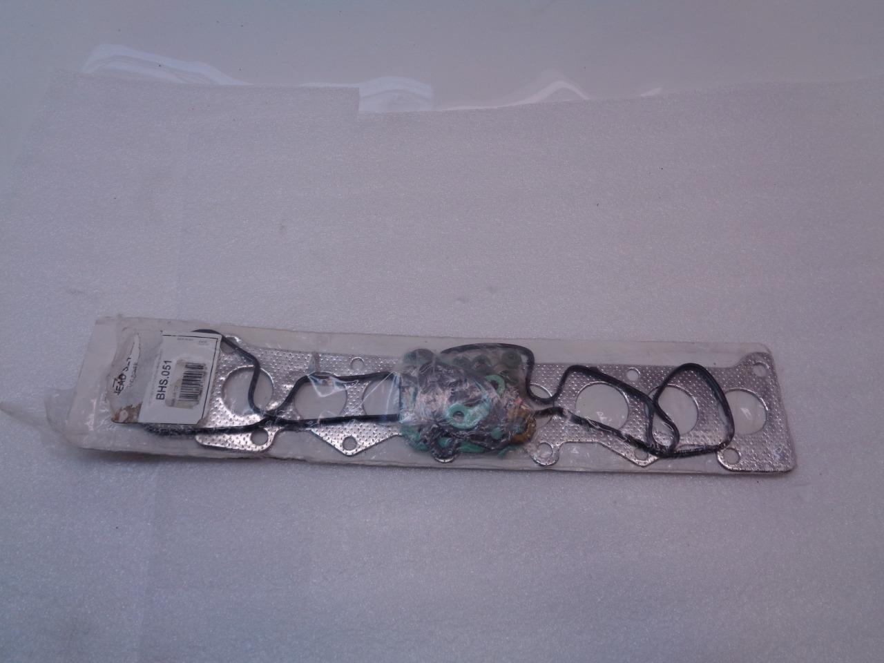 NEW HEAD SET KIT (DOES NOT HAVE HEAD GASKET) FOR LAND ROVER BHS.051 R15