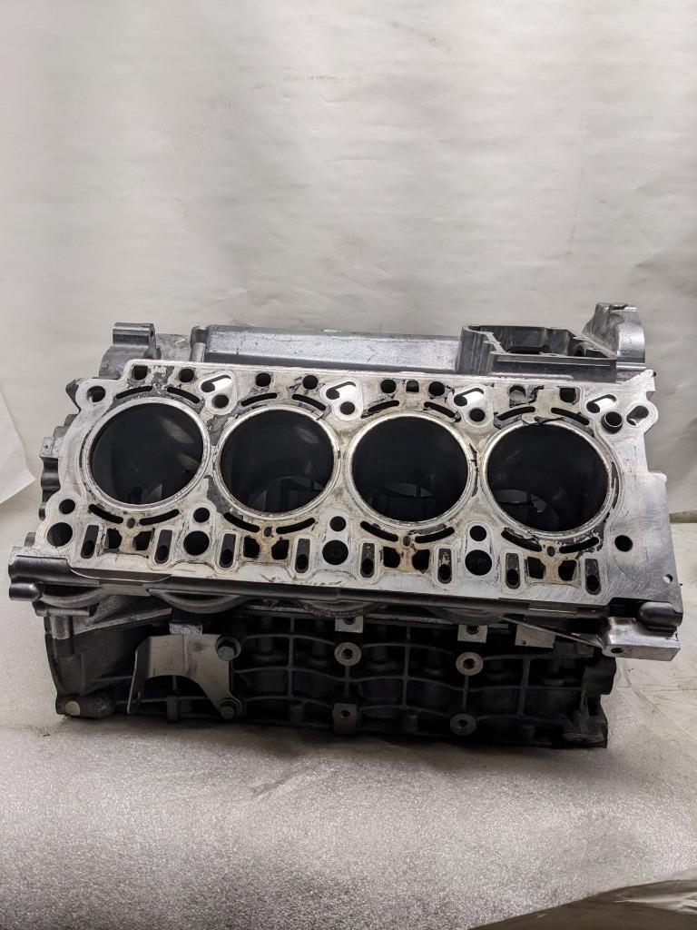 PORSCHE BARE ENGINE CASE FOR 03-10 CAYENNE 9PA 4.5L V8 USED I1