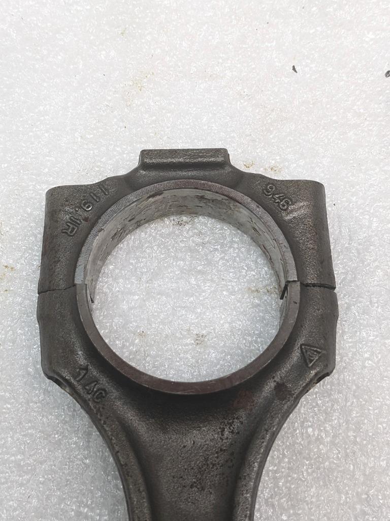 PORSCHE CAYENNE PISTON CONNECTING ROD #3 (CRACKED) 9461191R USED R24