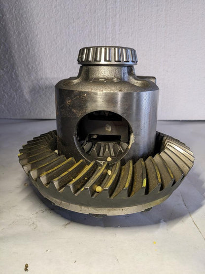 UNBRANDED 40 SPLINE/10 BOLT DIFFERENTIAL w/ LOCKER 0441241-1 NEW R23