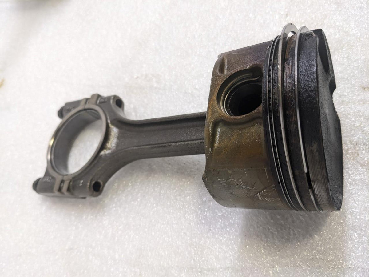 PORSCHE 996/911 CONNECTING PISTON RODS 9961031028R USED 996BGL2T2