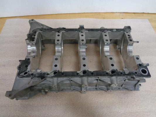 GENUINE USED PORSCHE 948 101 113 CR CRANKCASE HOUSING RIGHT 10-16 PANAMERA R31T1