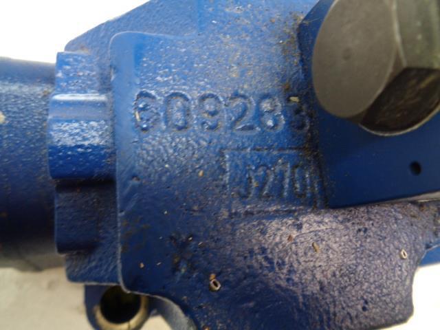 NEW HARSCO DIRECTIONAL VALVE C0993Y02 COIL NO.B4068Y15 R33T1