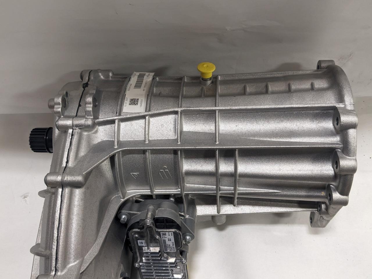 GENUINE PORSCHE 958 351 042 BX 15-18 CAYENNE TRANSFER BOX CASE T3 BSRG4