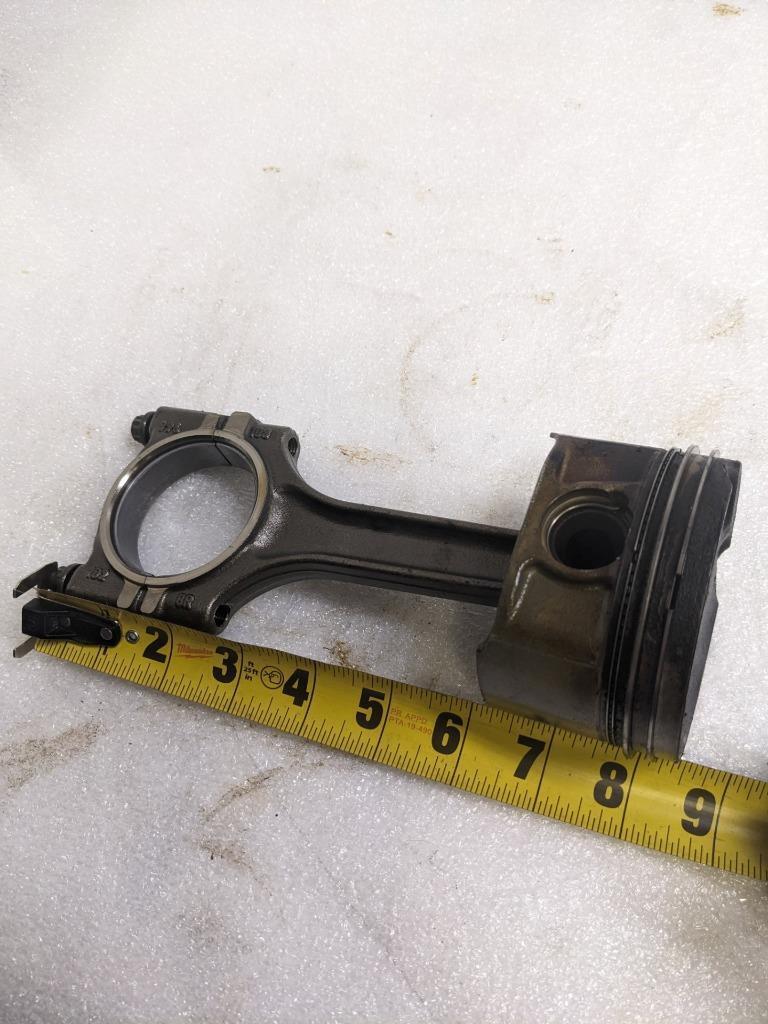 PORSCHE 996/911 CONNECTING PISTON RODS 9961031028R #3 USED 996BGL2T2