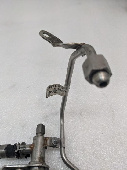 2014-18 PORSCHE MACAN PANAMERA RIGHT FUEL RAIL W/INJECTORS 94611011700 USED R23